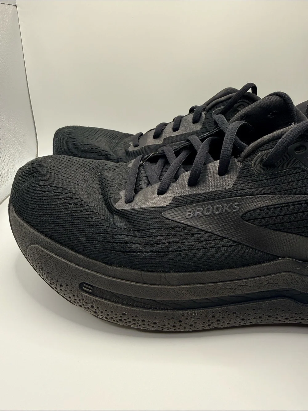 BROOKS Ghost Max 2 Black Athletic CushyRunning Walking Sneakers Size 11